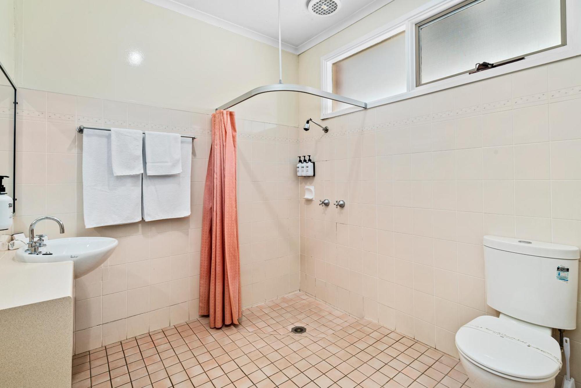 Comfort Inn Bishops Lodge هاي المظهر الخارجي الصورة